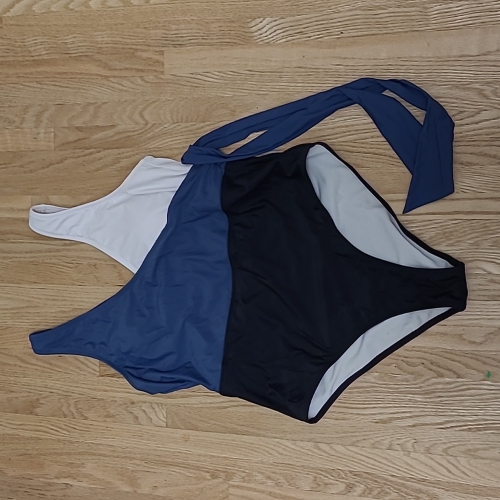 Cross over swimsuit
